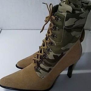 Destini beige and camouflage ankle boots size 11